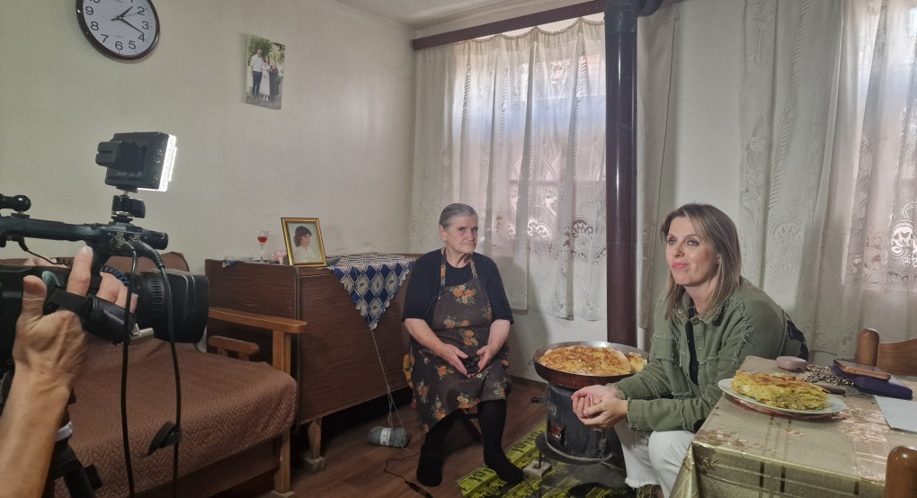Στην ΕΡΤ3 η κυρια Φιλιώ απο τον Αρχάγγελο Στην ΕΡΤ3 η κυρια Φιλιώ απο τον Αρχάγγελο