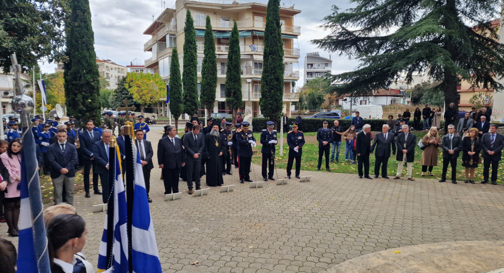 Με λαμπρότητα ο εορτασμός της 28ης Οκτωβρίου στην Έδεσσα Με λαμπρότητα ο εορτασμός της 28ης Οκτωβρίου στην Έδεσσα