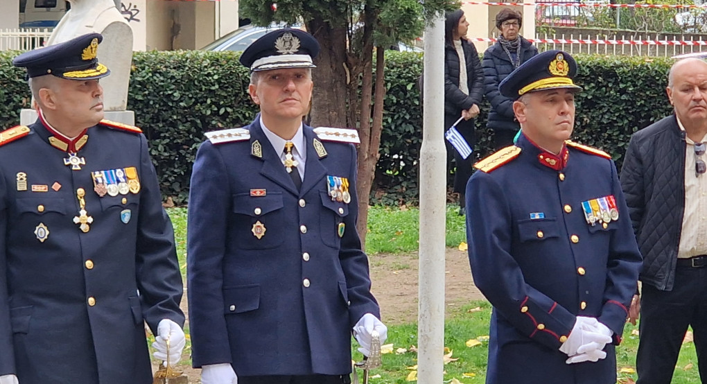 Δυναμική παρουσία του Αστυνομικού Διευθυντή Πέλλας στους εορτασμούς της 28ης Δυναμική παρουσία του Αστυνομικού Διευθυντή Πέλλας στους εορτασμούς της 28ης
