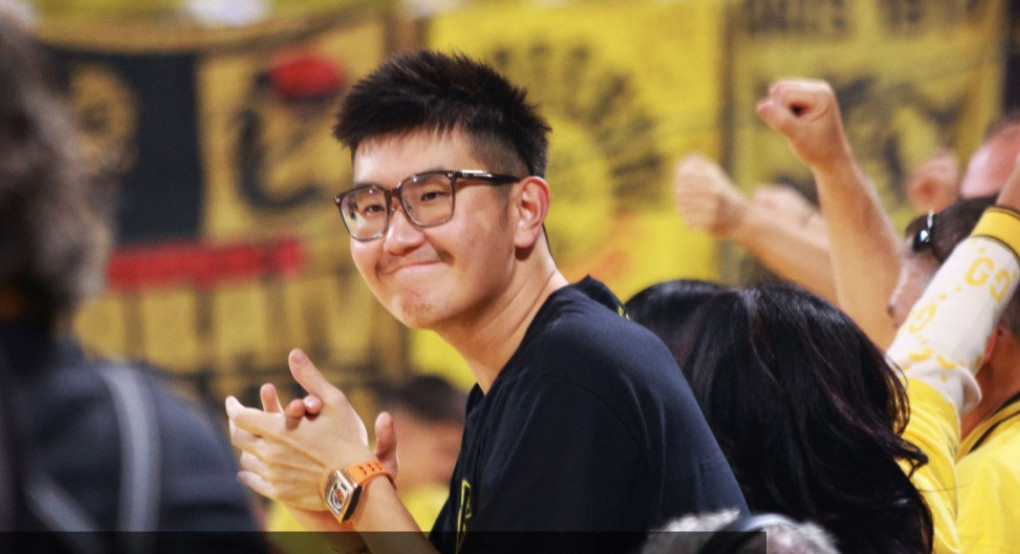 Στην Θεσσαλονίκη ο Μεγιστάνας ιδιοκτήτης του Άρη Στην Θεσσαλονίκη ο Μεγιστάνας ιδιοκτήτης του Άρη