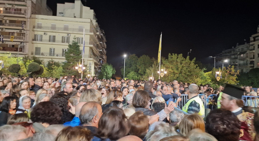 Χιλιάδες πιστοί για το Μυρο του Αγίου Δημητρίου