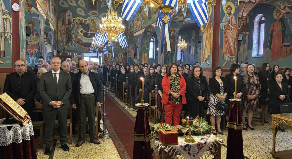 Στους Προμάχους Αλμωπίας για τον εορτασμό του Αγίου Δημητρίου ο Διονύσης Σταμενίτης Στους Προμάχους Αλμωπίας για τον εορτασμό του Αγίου Δημητρίου ο Διονύσης Σταμενίτης