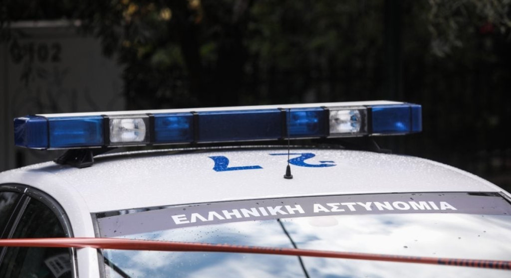 Θεσσαλονίκη: 70χρονος ξυλοκοπήθηκε με σφυρί από 31χρονο προσωρινό συγκάτοικο του – Κατασχέθηκαν τραπεζικές κάρτες