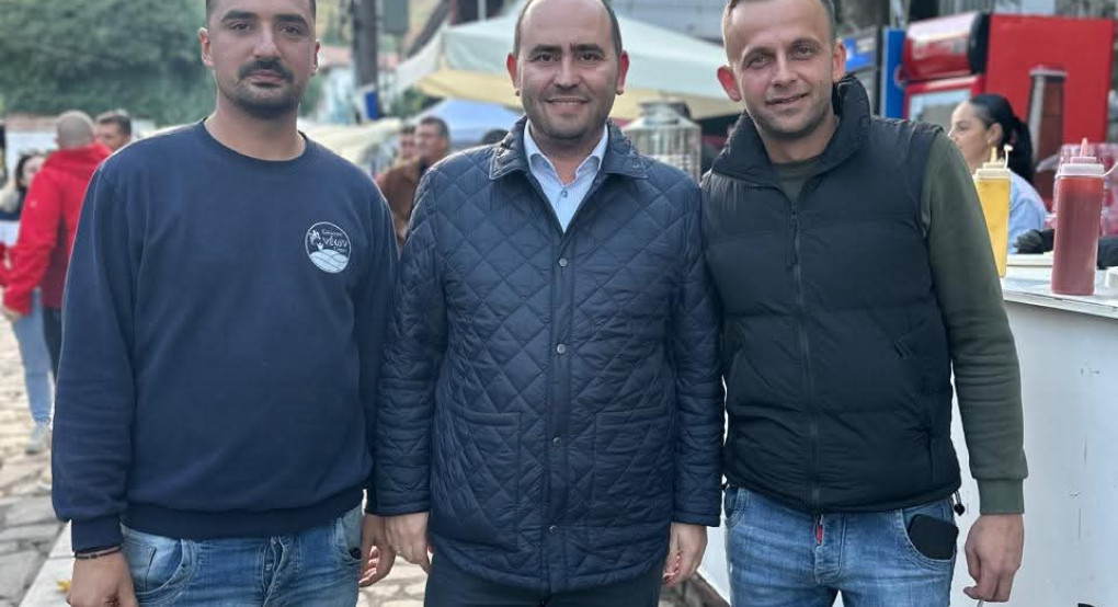 Στην γιορτή Κάστανου ο Λάκης Βασιλειάδης Στην γιορτή Κάστανου ο Λάκης Βασιλειάδης
