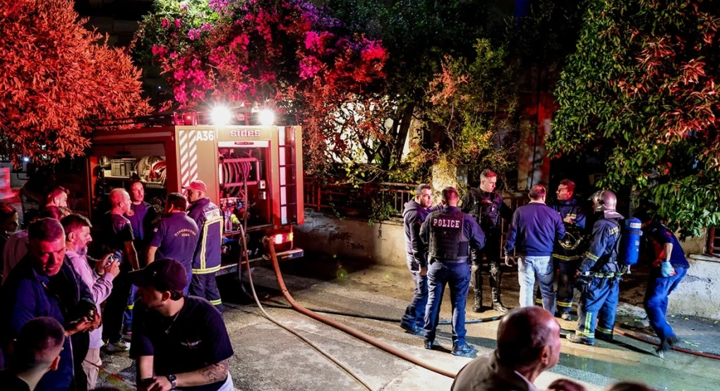 Έβαλε φωτιά και έκαψε την μάνα και τον θείο του σε διαμέρισμα στο Ηράκλειο, ο ένας ήταν με σακούλα στο κεφάλι - Ο δράστης πήδηξε από το μπαλκόνι Έβαλε φωτιά και έκαψε την μάνα και τον θείο του σε διαμέρισμα στο Ηράκλειο, ο ένας ήταν με σακούλα στο κεφάλι - Ο δράστης πήδηξε από το μπαλκόνι