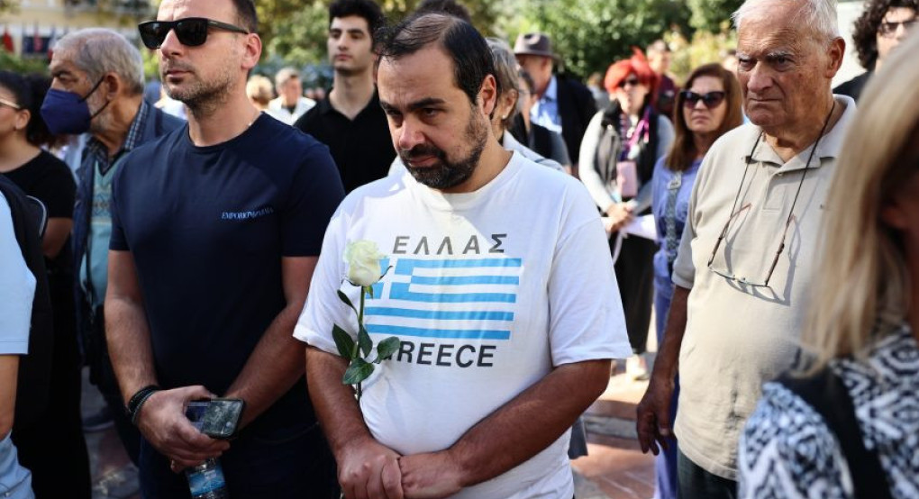 Η γκάφα της ΕΡΤ στην κηδεία του Διονύση Σαββόπουλου