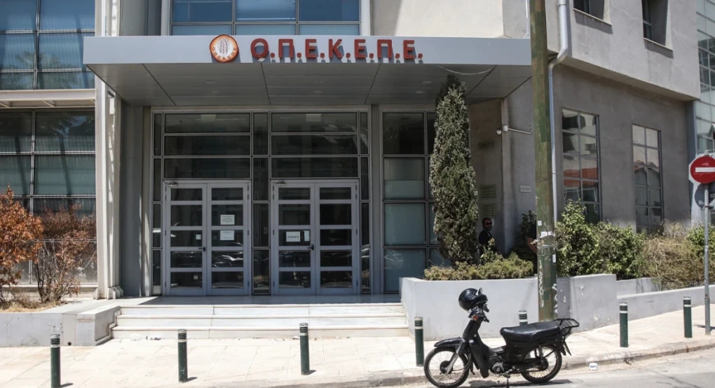 Μάχη στις Βρυξέλλες για τις επιδοτήσεις: 15 μέρες «ανηφόρα» για τον ΟΠΕΚΕΠΕ ενώ αγρότες και κτηνοτρόφοι ζεσταίνουν τα τρακτέρ Μάχη στις Βρυξέλλες για τις επιδοτήσεις: 15 μέρες «ανηφόρα» για τον ΟΠΕΚΕΠΕ ενώ αγρότες και κτηνοτρόφοι ζεσταίνουν τα τρακτέρ