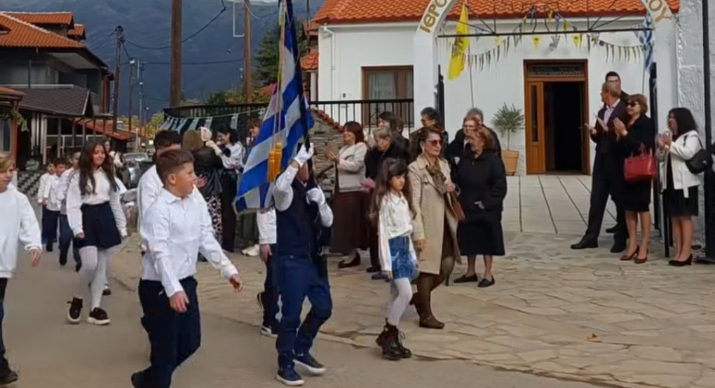 Η παρέλαση στον Ακριτικό Αρχάγγελο Η παρέλαση στον Ακριτικό Αρχάγγελο
