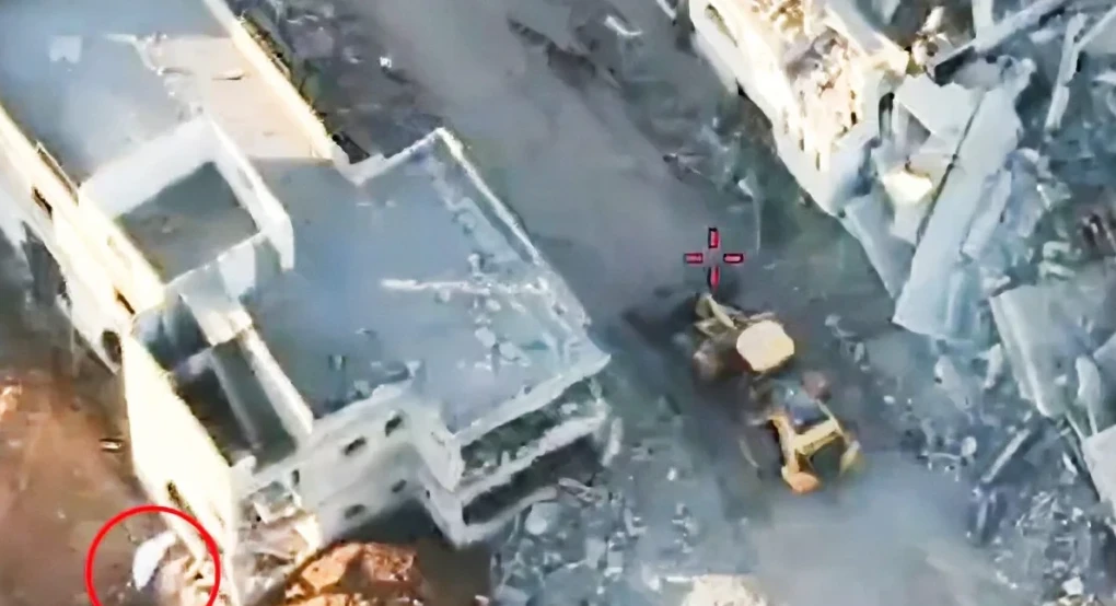 Ισραήλ κατά Χαμάς: «Σκηνοθέτησαν» ανακάλυψη λειψάνων για να στήσουν σόου στον Ερυθρό Σταυρό Ισραήλ κατά Χαμάς: «Σκηνοθέτησαν» ανακάλυψη λειψάνων για να στήσουν σόου στον Ερυθρό Σταυρό