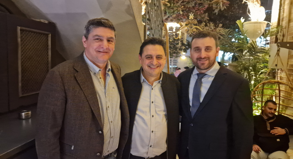 Βραδινή έξοδος δημάρχων στην Αλεξανδρούπολη – Φιλική συνάντηση στο περιθώριο του συνεδρίου της ΚΕΔΕ