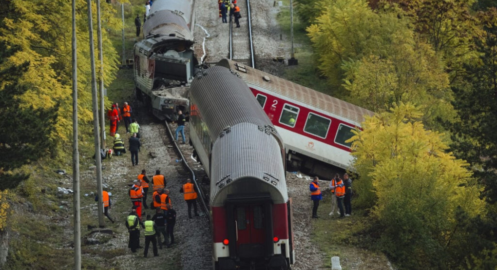 Σιδηροδρομικό ατύχημα στη Σλοβακία με 11 τραυματίες - Συνεχίζεται η έρευνα για την σύγκρουση των δύο τρένων