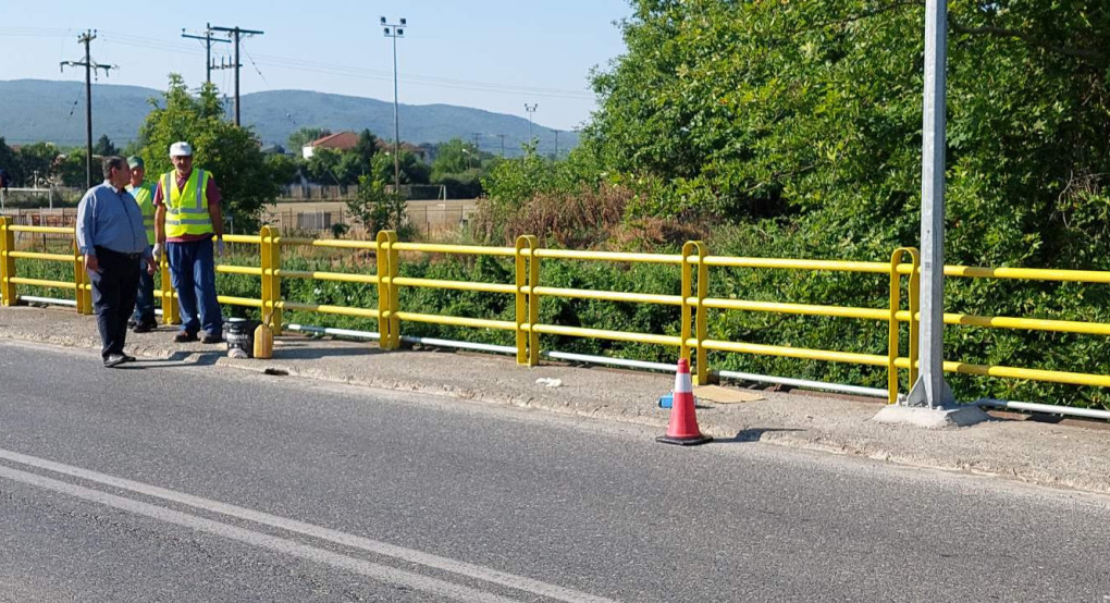 Εργασίες εξωραϊσμού και συντήρησης γεφυρών στην Πέλλα και καθαρισμοί ερεισμάτων και νησίδων στους κόμβους του εθνικού οδικού δικτύου της Πέλλας