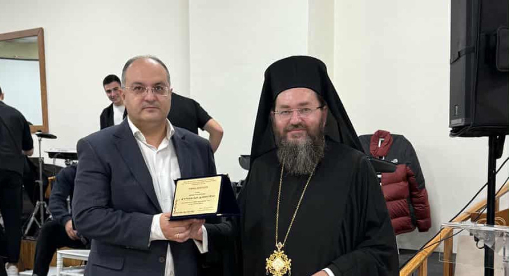 Τιμητική πλακέτα στον Δήμαρχο Κιλκίς από την Ενορία των Πεντεκαίδεκα Ιερομαρτύρων