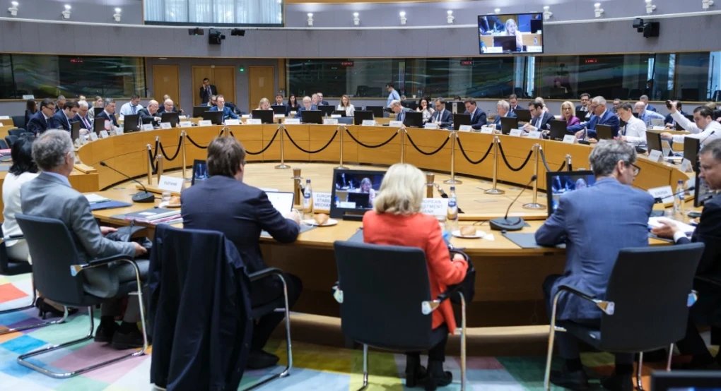 Νέους ενεργειακούς φόρους ζητά η Κομισιόν: «Όχι» από Πιερρακάκη - Τα 4 επιχειρήματα στο Ecofin για την Ελλάδα