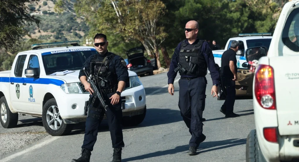 Αναζητεί τρεις νεαρούς η ΕΛΑΣ για το αιματοκύλισμα στα Βορίζια, «εμπλέκονται και άλλοι» λέει η Δημογλίδου