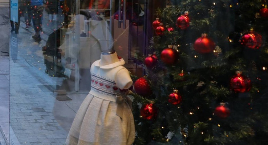 Χριστούγεννα: Πότε ξεκινάει το εορταστικό ωράριο των καταστημάτων