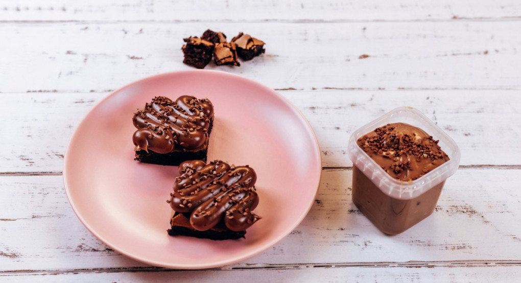 Συνταγή: Ζουμερή σοκολατόπιτα με βελούδινη μους