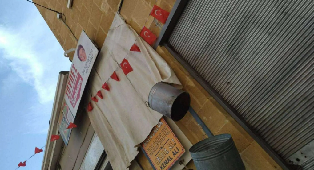 Κύπρος: Οργή και αντιδράσεις για τουρκικές σημαίες στο κέντρο της Λευκωσίας