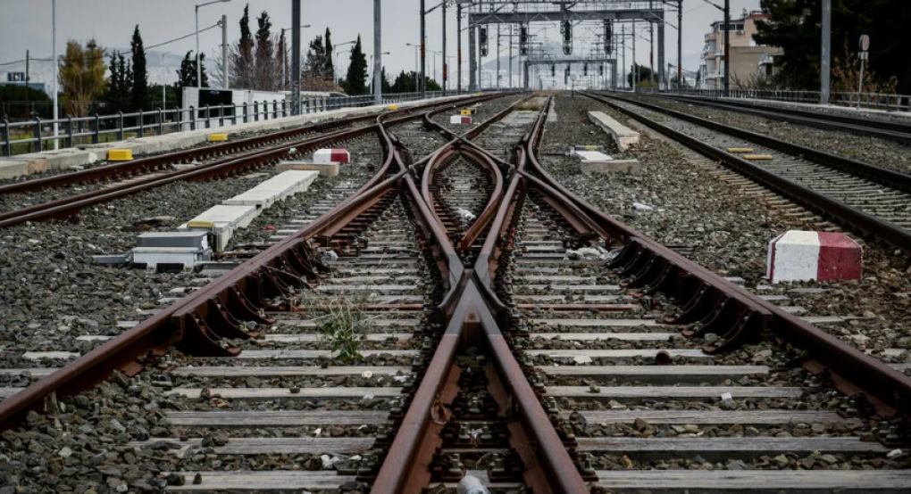 Καβγάς σε δημόσια θέα: Η Hellenic Train αδειάζει ΟΣΕ για το περιστατικό στη Σίνδο