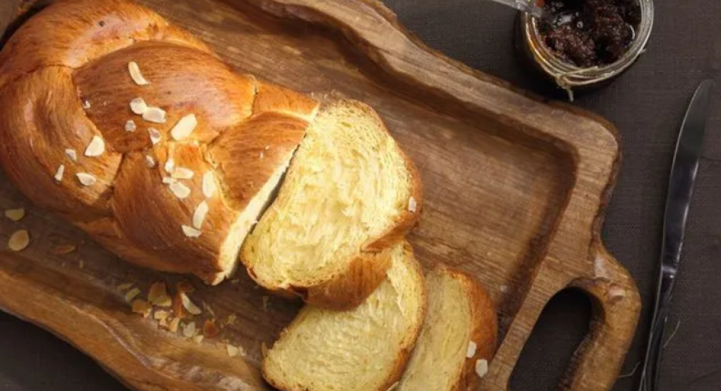 ΕΦΕΤ: Ανακαλεί γνωστό τσουρέκι με πραλίνα φουντουκιού