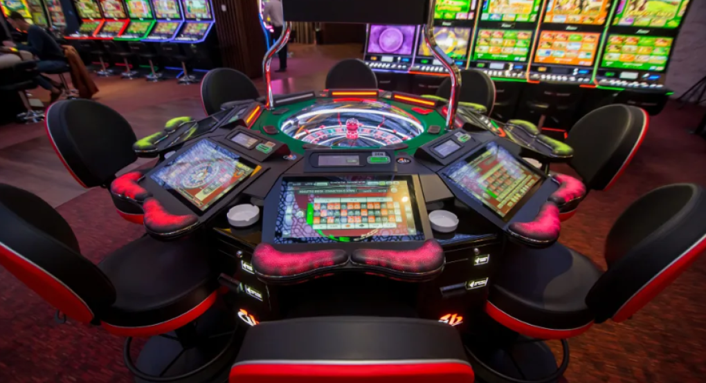 Αποκαλυπτικοί διάλογοι του κυκλώματος με τις δήθεν επενδύσεις σε καζίνο