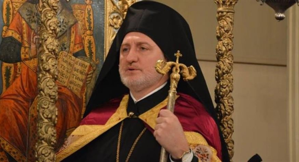 Κορωνοϊός: ο Ελπιδοφόρος απαγόρευσε τον ασπασμό στις εικόνες - Τι λέει για την Θεία Κοινωνία