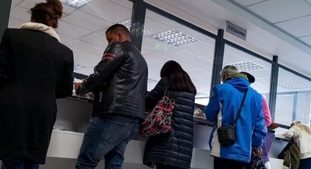 Επίδομα των 800 ευρώ και για 550.000 ελεύθερους επαγγελματίες - Ποιοι το δικαιούνται, ποιοι μένουν εκτός