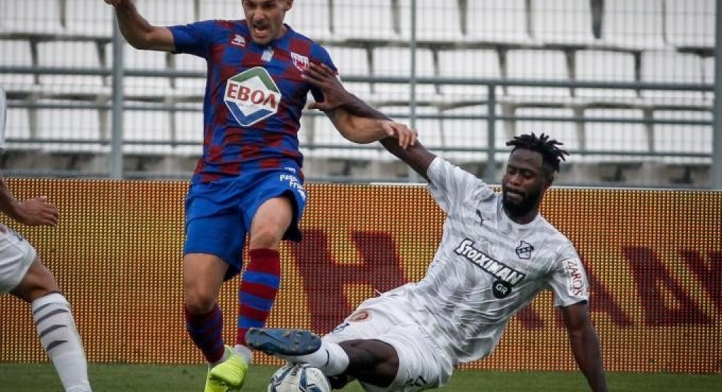 Εμπλοκή με το επίδομα των 800 ευρώ στους ποδοσφαιριστές