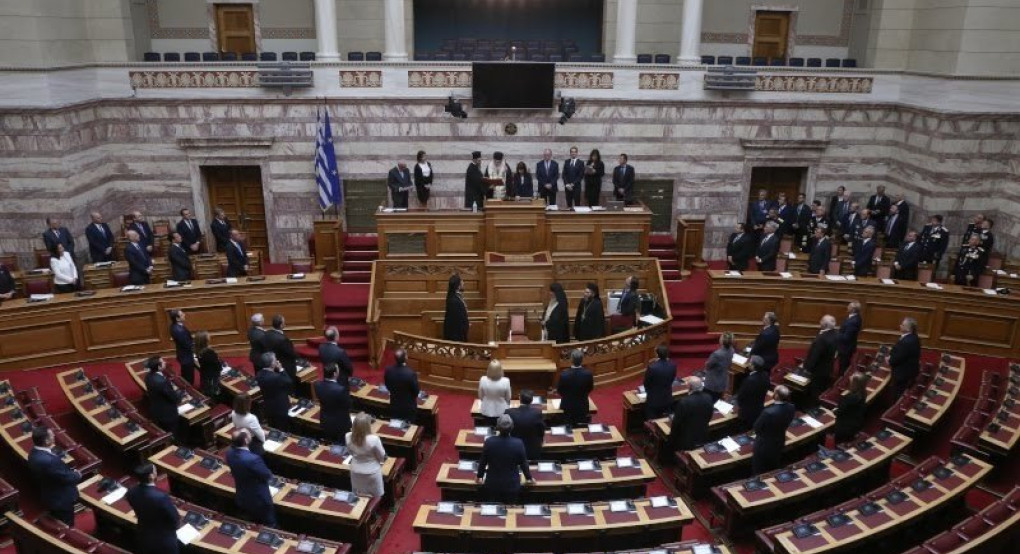Ορκωμοσία της νεας ΠτΔ- παρουσία του Λακη Βασιλειάδη 