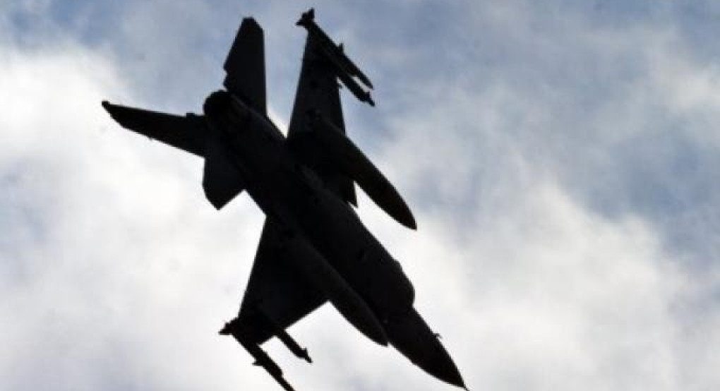 Τουρκικά μαχητικά παρενόχλησαν το ελικόπτερο που μετέφερε τον υφυπουργό Άμυνας