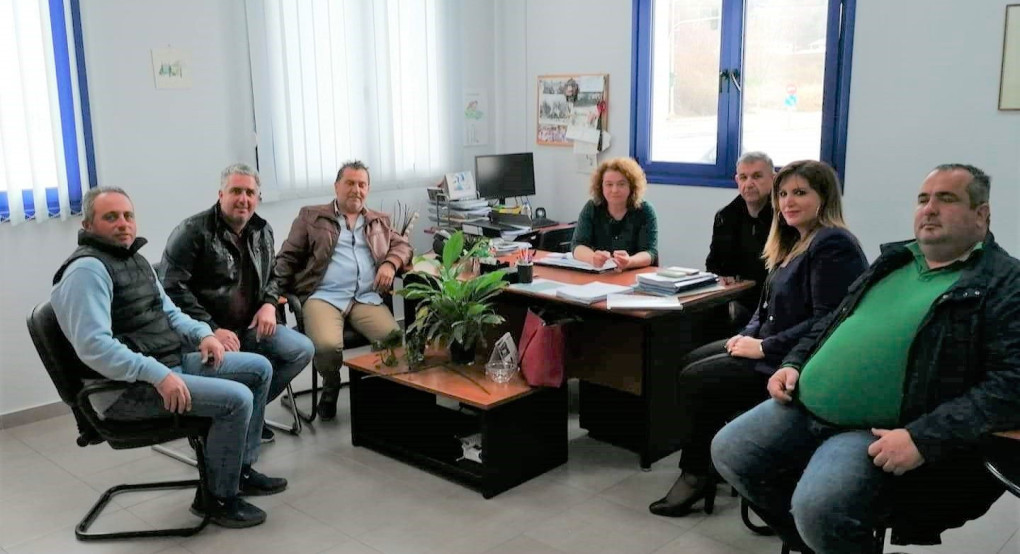 Επίσκεψη της Δημοτικής Αρχής Σκύδρας και του Αγροτικού Συλλόγου Σκύδρας στο κατάστημα ΕΛ.Γ.Α. Βέροιας