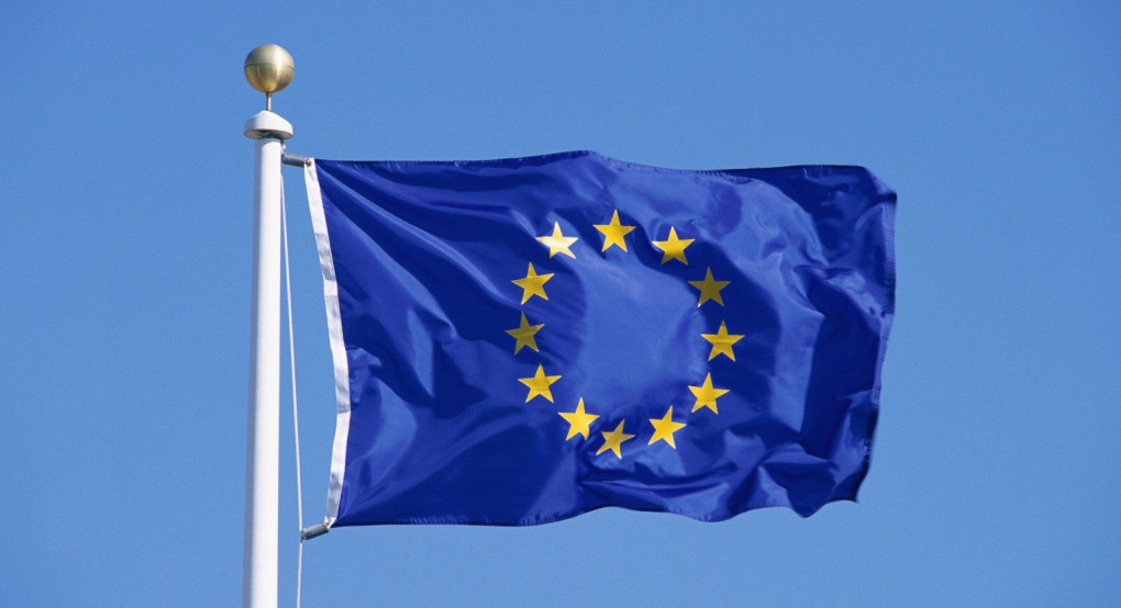 H EE κλείνει τα σύνορα της για 30 ημέρες (ανανεωμένο)