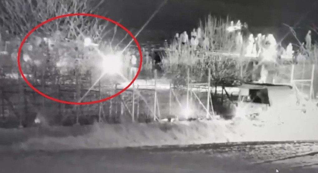 Τουρκικό τεθωρακισμένο προσπαθεί να ρίξει τον φράχτη στον Έβρο