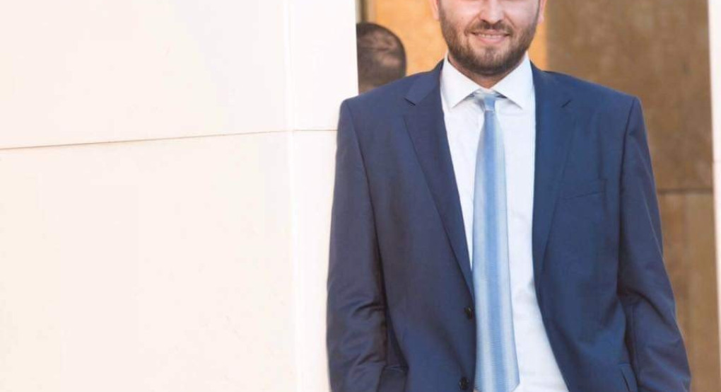 Λάκης Βασιλειάδης: Μένουμε σπίτι 