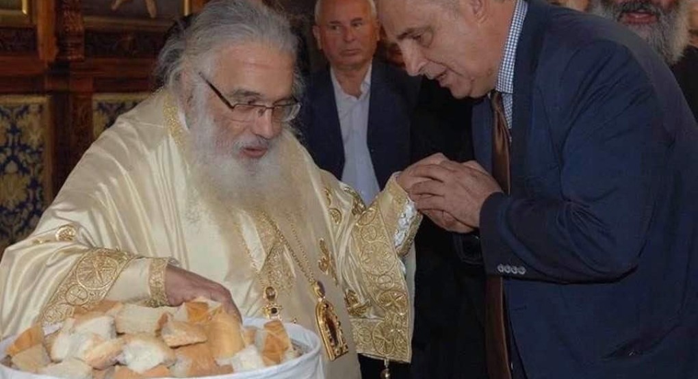 Δημήτρης Γιάννου: Πως να εξηγήσεις στον παππού ότι σήμερα δεν θα πάει στους χαιρετισμούς 