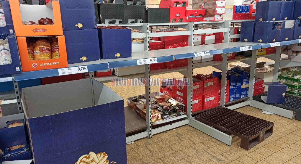 Οι ειδικοί συνιστούν ψυχραιμία...Εμείς αδειάζουμε τα ράφια!! 