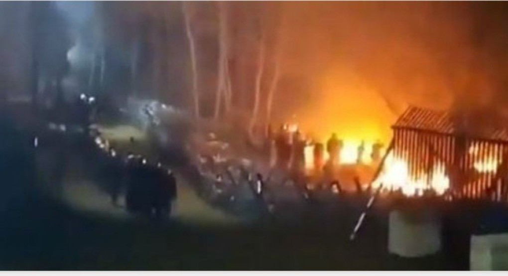 Έβρος: Οι Τούρκοι έκαψαν τον καταυλισμό των μεταναστών - το μήνυμα του Πρωθυπουργού 