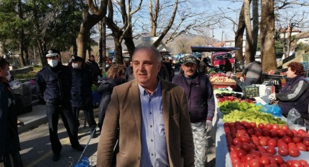 Ο Δήμαρχος Έδεσσας επισκέφθηκε την λαϊκή αγορά σε συνεργασία με την Ελληνική Αστυνομία