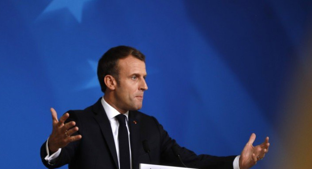 Μακρόν: «Είμαστε σε πόλεμο»