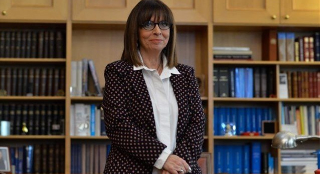 Ορκίζεται ενώπιον της Βουλής η πρώτη γυναίκα Πρόεδρος της Ελληνικής Δημοκρατίας, Κατερίνα Σακελλαροπούλου