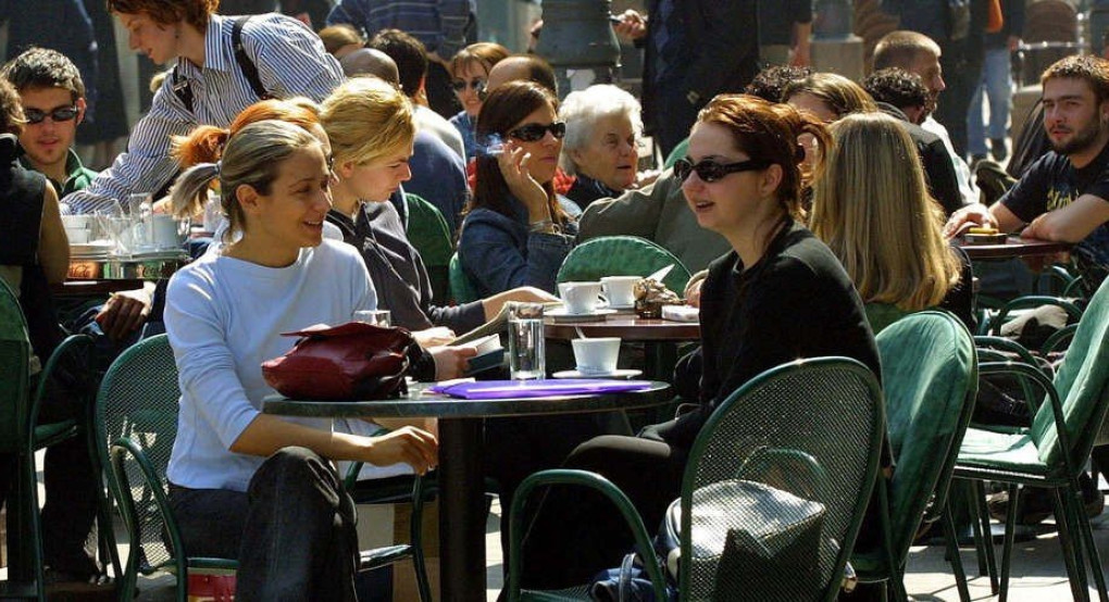 127 συλλήψεις για απείθαρχους ιδιοκτήτες κομμωτηρίων, καφέ και εστιατορίων