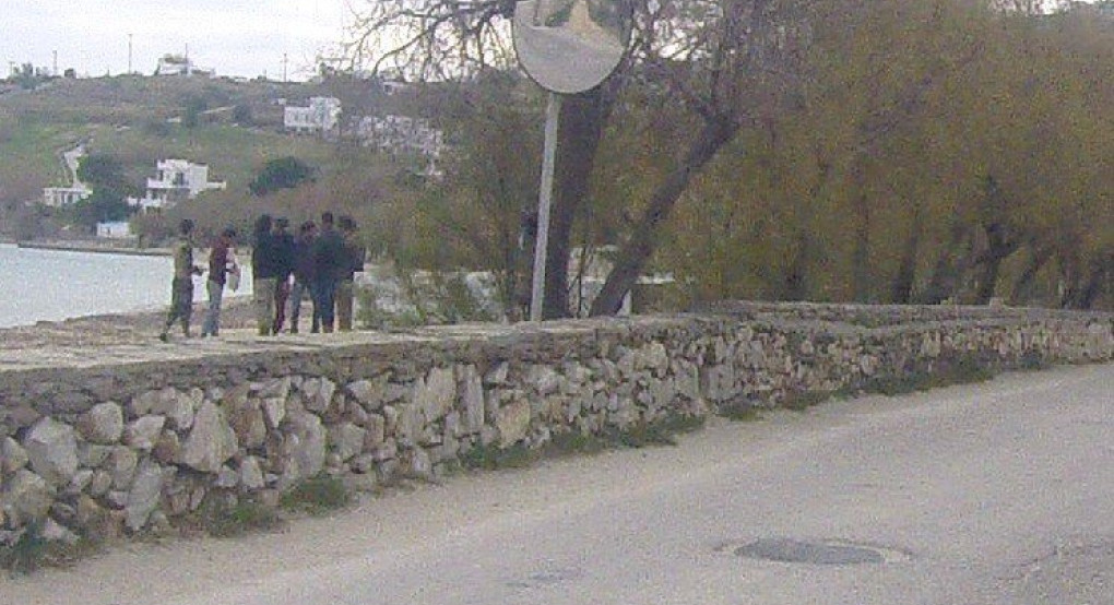 Ομάδες αλλοδαπών στην Πάρο με το τελευταίο πλοίο πριν την απαγόρευση κυκλοφορίας