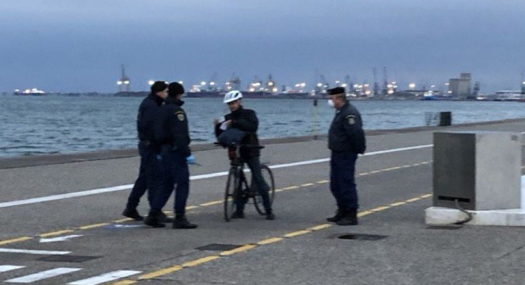 Θεσσαλονίκη: Έλεγχοι κυκλοφορίας των πολιτών από την αστυνομία σε πολλά σημεία της πόλης