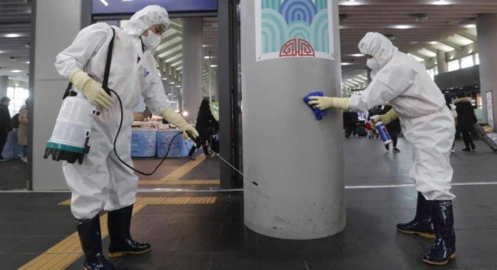 Ο νέος κορωναϊός έχει μεταλλαχθεί σε δύο τύπους, από τους οποίους ο ένας είναι πιο επιθετικός, σύμφωνα με Κινέζους επιστήμονες