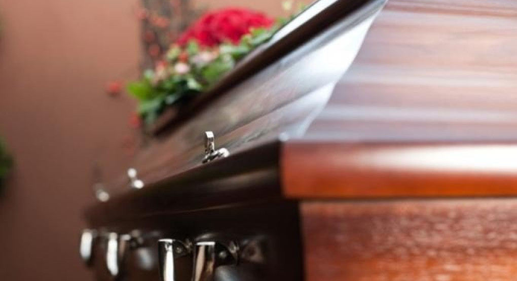 Κορωνοϊός: Παρακάλεσε τον κόσμο να μην πάει στην κηδεία του πατέρα του για να προστατευτεί