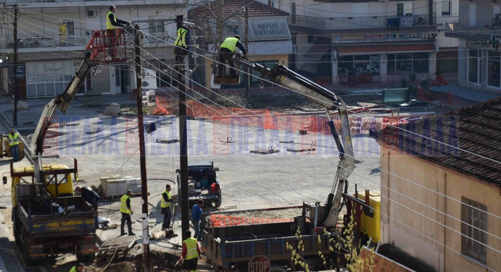 Πλατεία Σαφραμπόλεως Σκύδρας: εργασίες από τη ΔΕΗ παρά τον κορωνοϊό-μετατόπισαν την κολόνα(βίντεο)