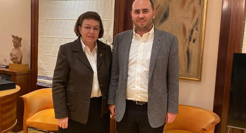 Συνάντηση Λάκη Βασιλειάδη με Λίνα Μενδωνη για τον αρχαιολογικό χώρο Πέλλας και τον Ι.Ν. Κοιμήσεως Θεοτόκου Γιαννιτσών