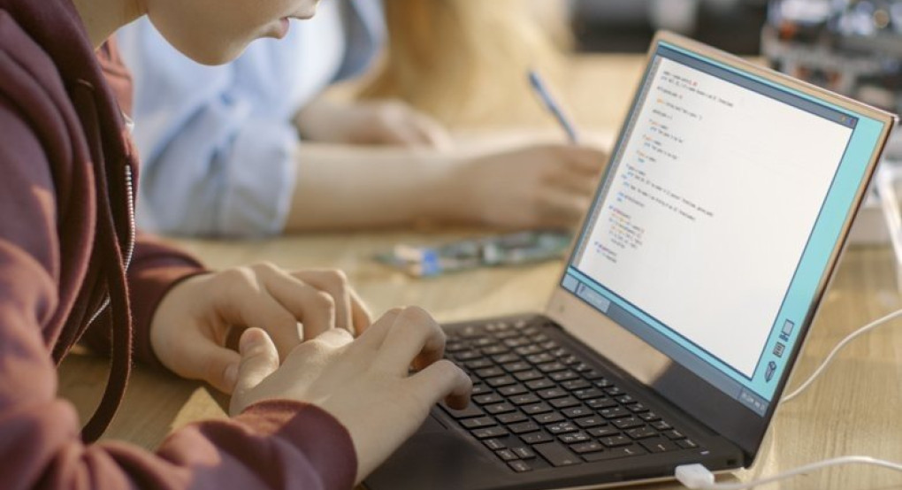 Ξεκινά η εξ αποστάσεως εκπαίδευση στα δημοτικά σχολεία