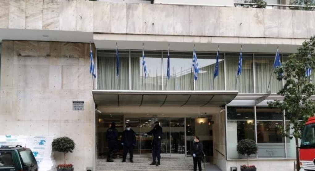 Κορωνοϊός: Κλιμάκιο του ΕΟΔΥ στο ξενοδοχείο «Stanley» για να ελέγξει τους 32 από την Κωνσταντινούπολη