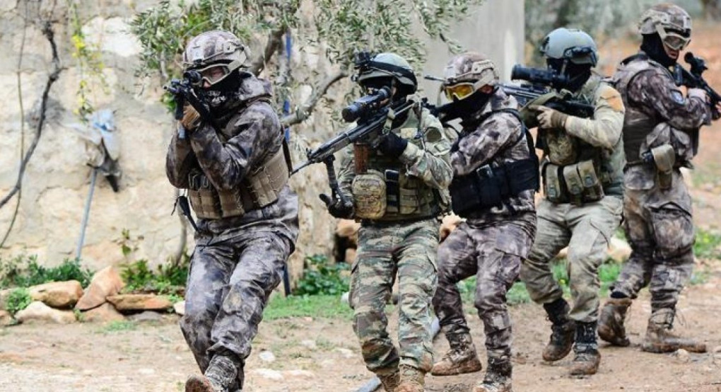 Βίντεο: Τούρκοι στρατοχωροφύλακες παραλίγο να... βυθιστούν μόνοι τους στον Έβρο!